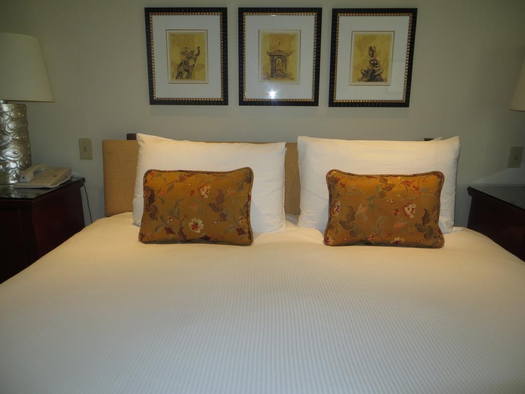 Tradewinds Carmel Hotel Exterior foto