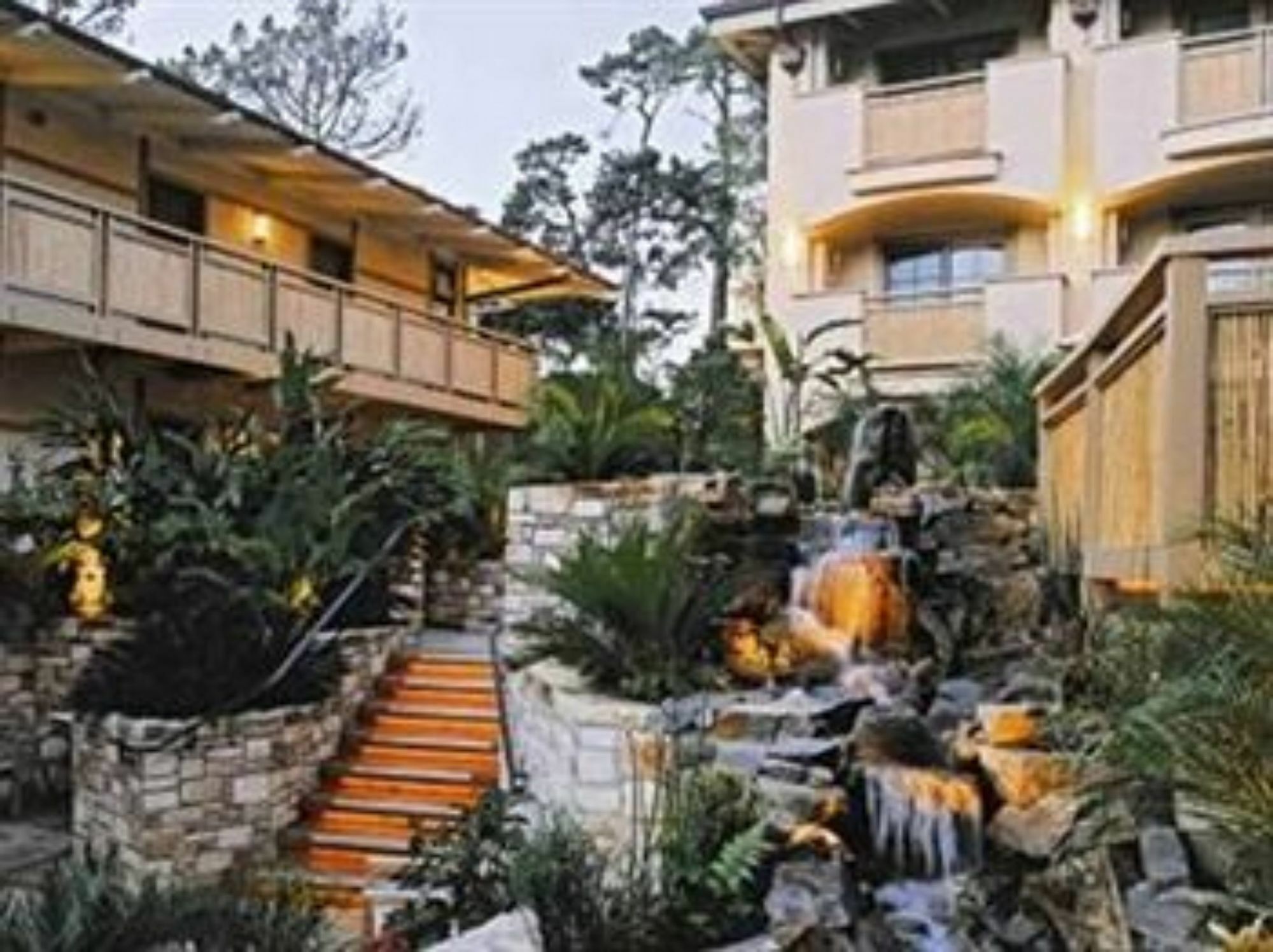 Tradewinds Carmel Hotel Exterior foto
